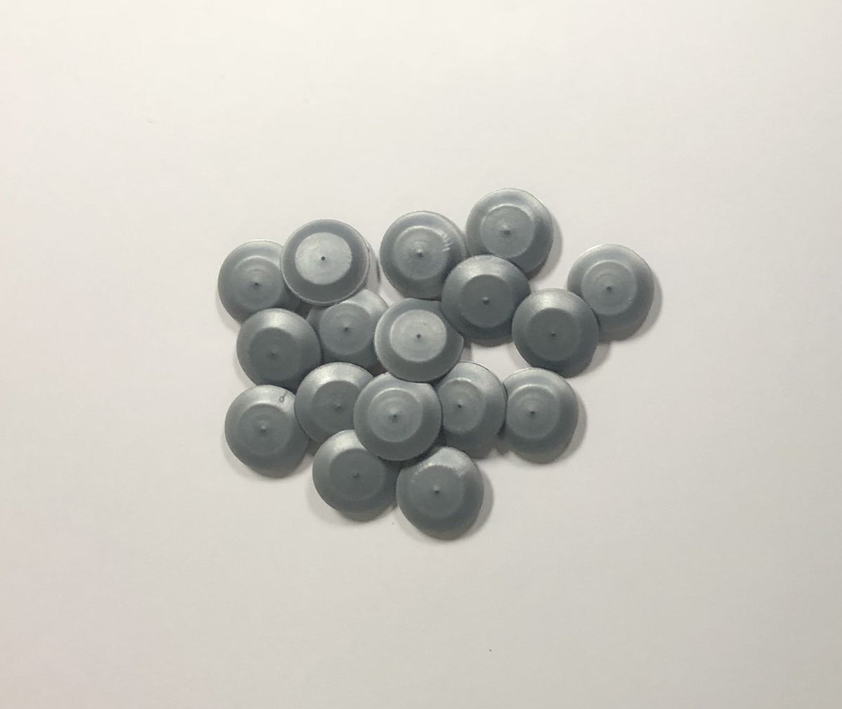Arctic Plastic Plugs - Gray (Package of 100)